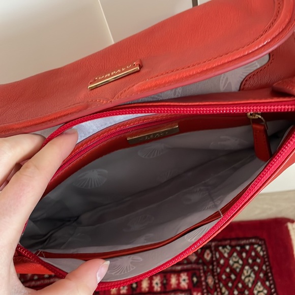 Orange leather Modalu London bag with long adjustable strap - Picture 4 of 4